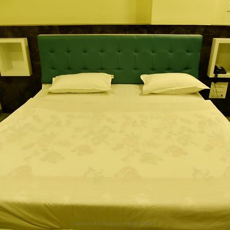 Pawan Executive Tuljapur ภายนอก รูปภาพ