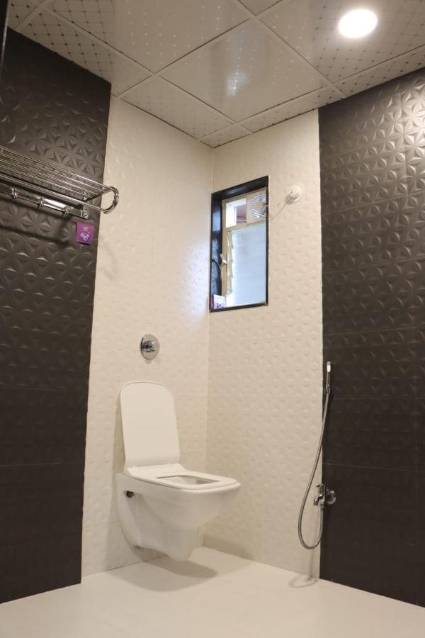 Pawan Executive Tuljapur ภายนอก รูปภาพ