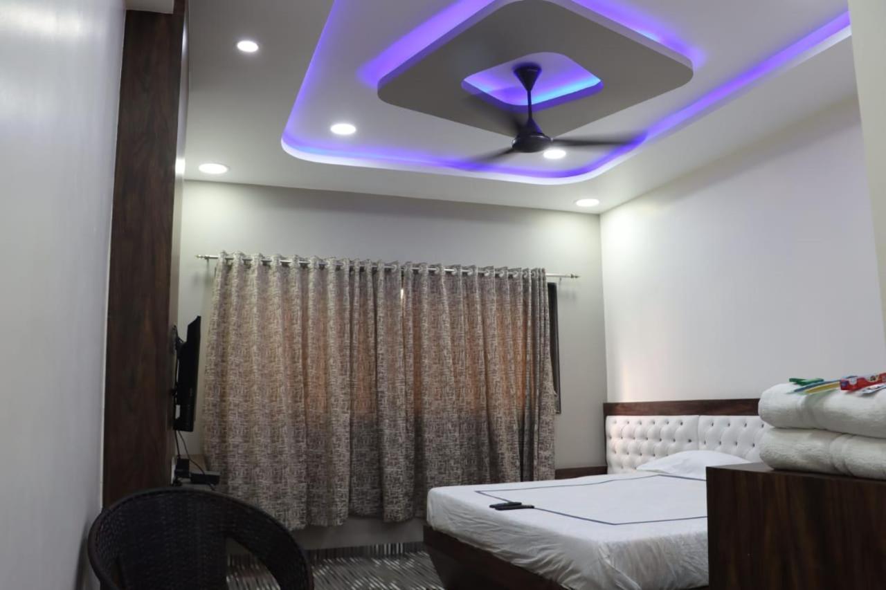 Pawan Executive Tuljapur ภายนอก รูปภาพ