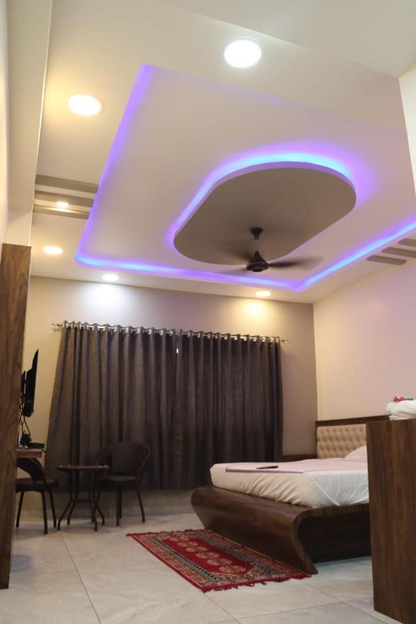 Pawan Executive Tuljapur ภายนอก รูปภาพ