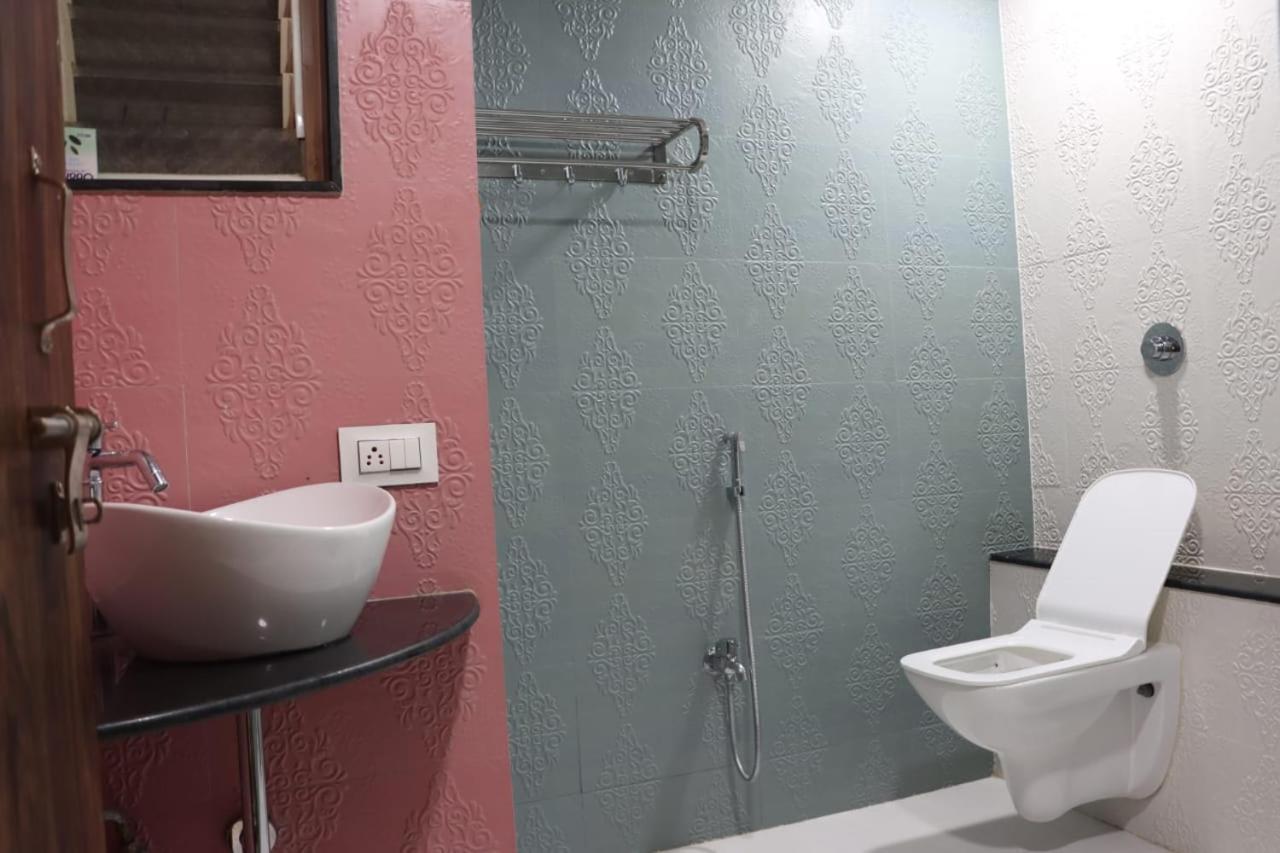 Pawan Executive Tuljapur ภายนอก รูปภาพ