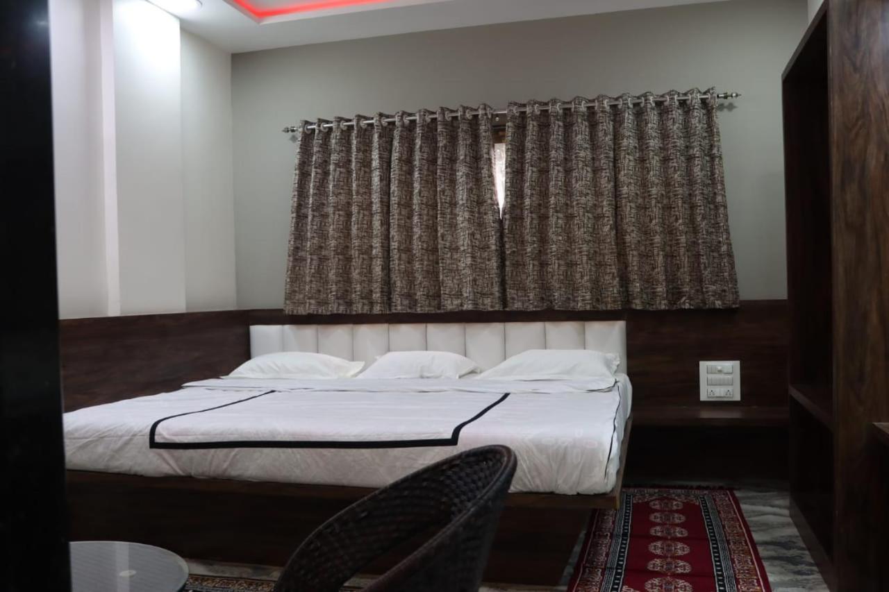Pawan Executive Tuljapur ภายนอก รูปภาพ