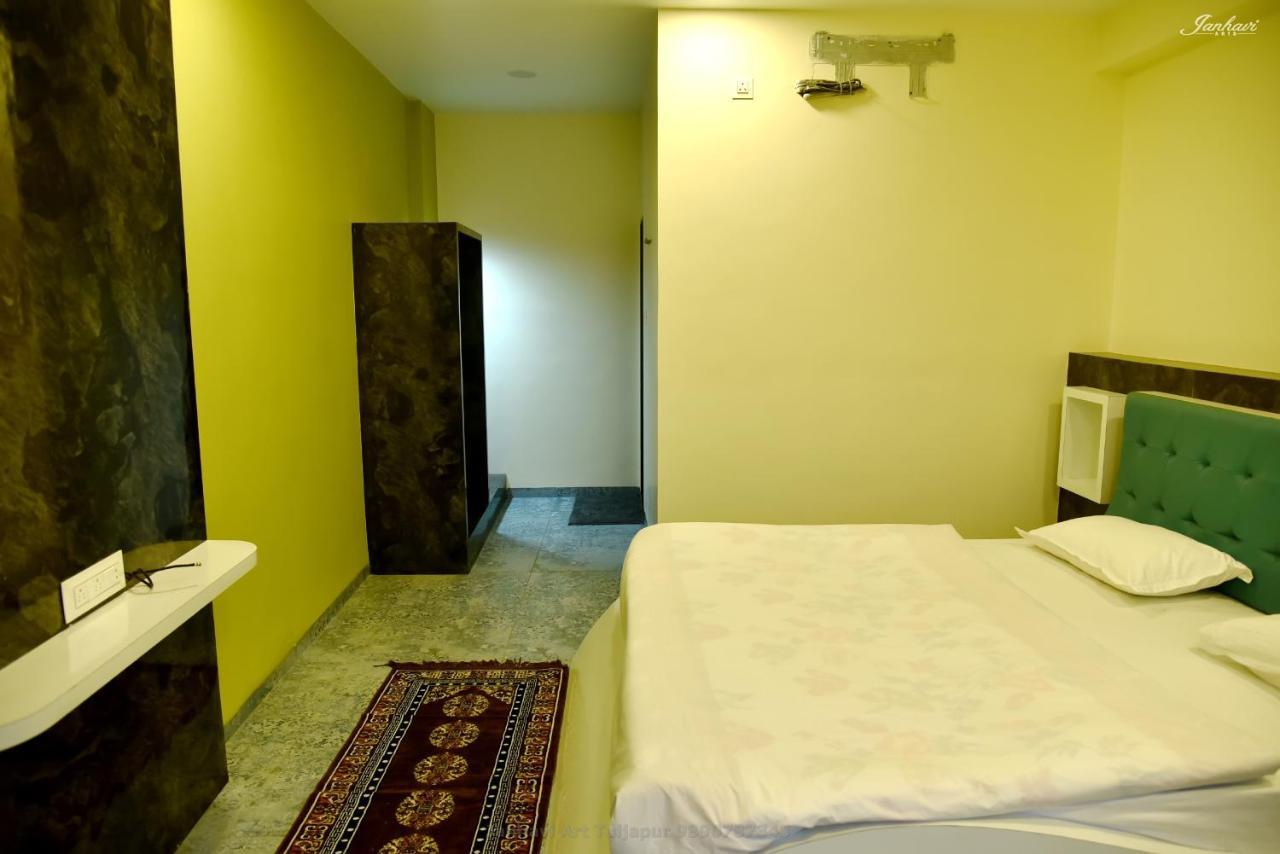 Pawan Executive Tuljapur ภายนอก รูปภาพ