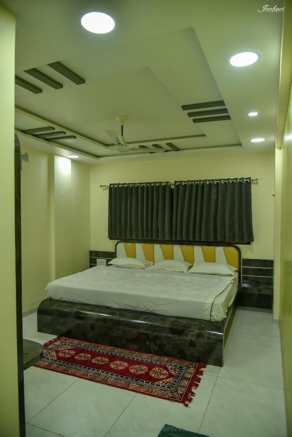Pawan Executive Tuljapur ภายนอก รูปภาพ