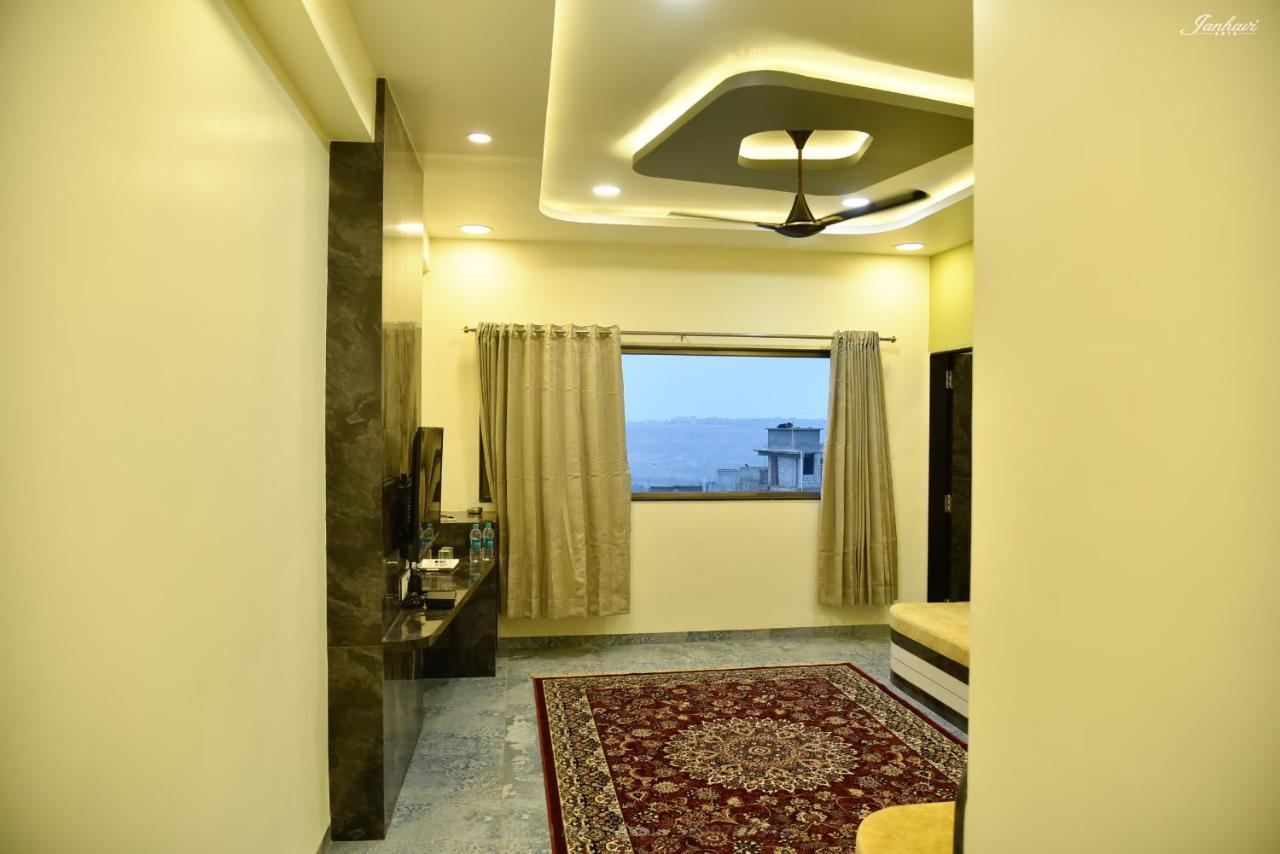 Pawan Executive Tuljapur ภายนอก รูปภาพ